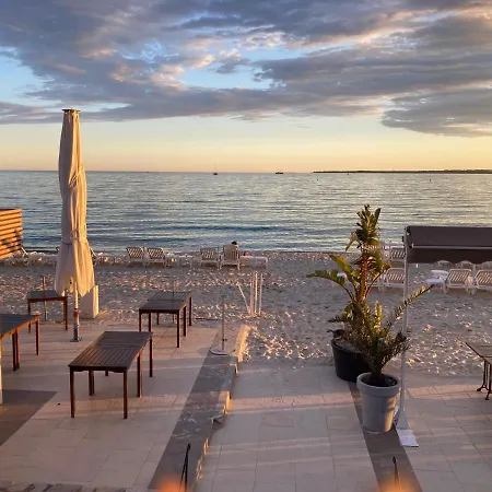 De Standing Le Velvet Bay Climatise En Bord De Apartment