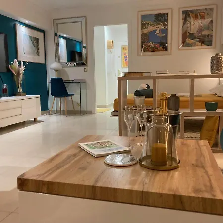 De Standing Le Velvet Bay Climatise En Bord De Apartment